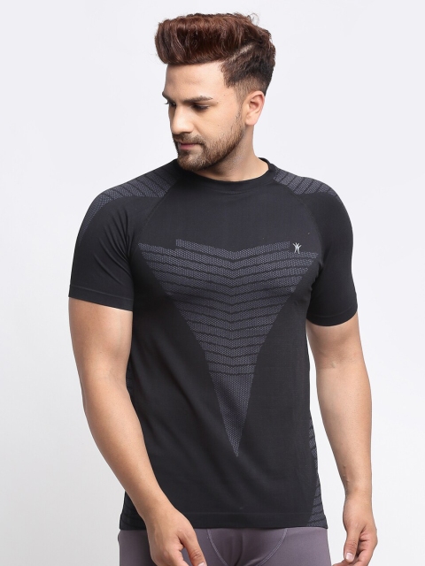 

VENITIAN Men Black Printed Slim Fit T-shirt