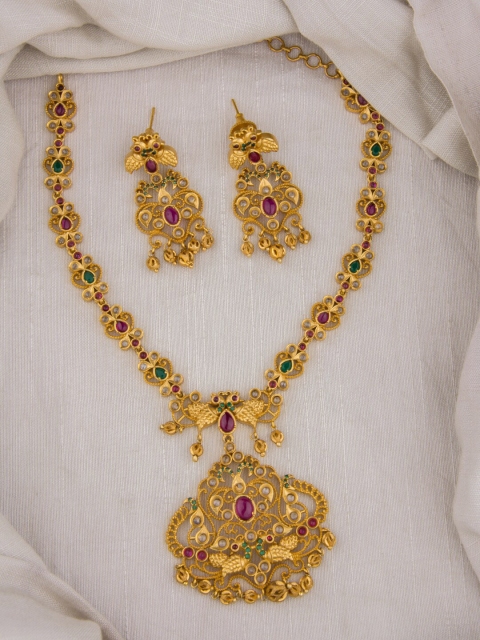 

Alankruthi Women Gold-Toned & Pink Cubic Zirconia Studded Necklace & Earrings Set