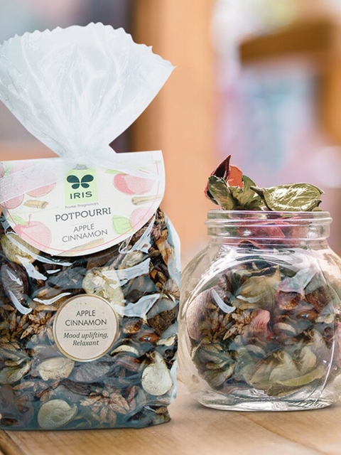 

Iris Brown Solid Apple Cinnamon Potpourri