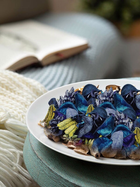 

Iris Blue Solid Lavender Potpourri