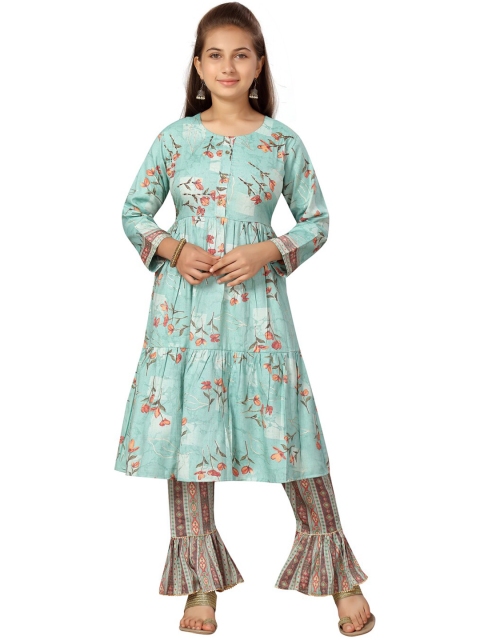 

Aarika Girls Green Floral Printed Tiered Pure Cotton Kurta with Trousers