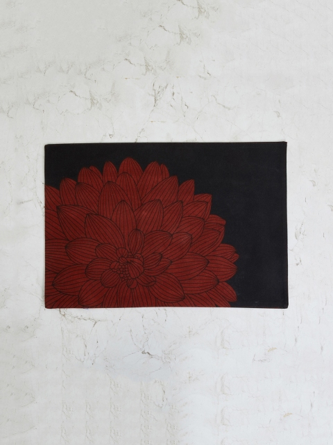 

Home Centre Black Cotton Floral Pattern Cotton Placemat