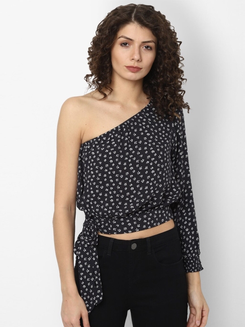 

AMERICAN EAGLE OUTFITTERS Black & White One Shoulder Crop Top