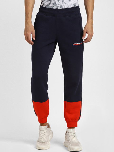 

ADIDAS Originals Men Blue Solid Cotton Joggers