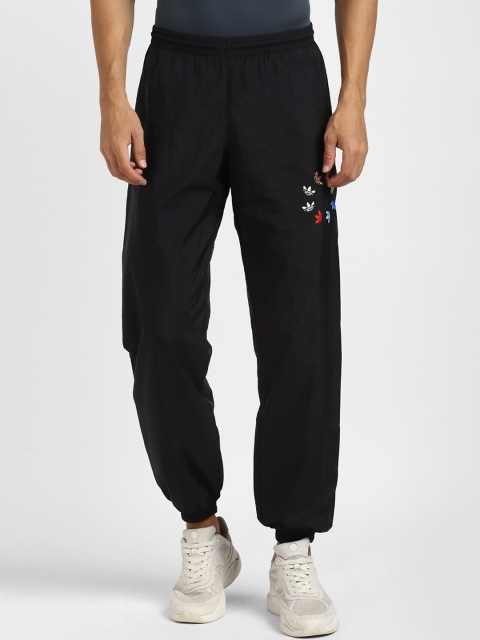 

ADIDAS Originals Men Black Solid Cotton Joggers