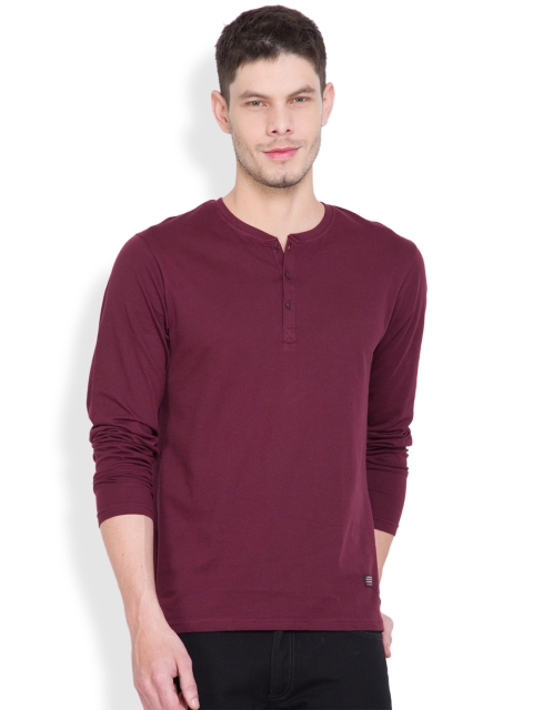 

HIGHLANDER Men Burgundy Solid Henley Neck T-Shirt