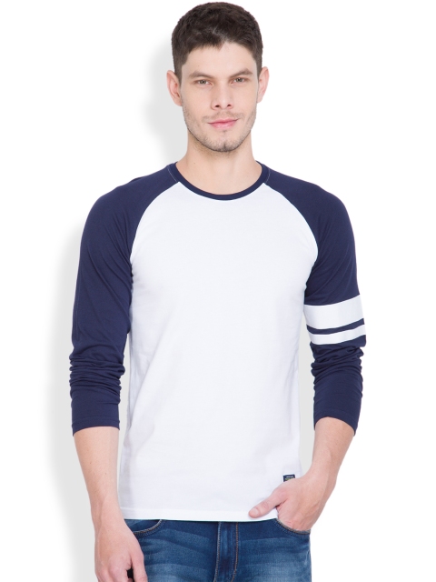 

HIGHLANDER Men White & Navy Blue Colourblocked Round Neck T-Shirt