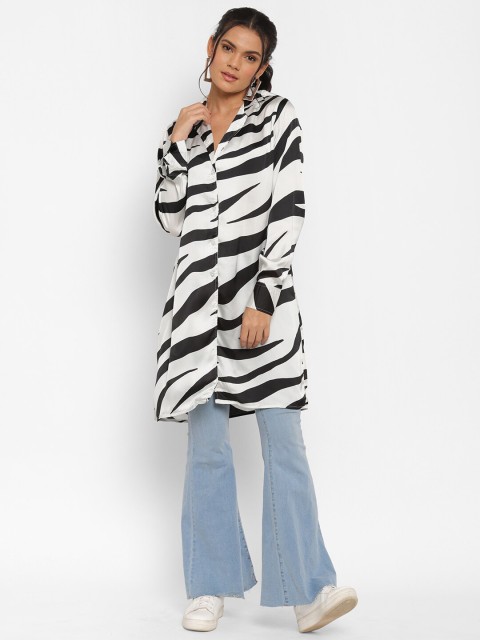 

Twenty3 White & Black Animal Printed Tunic
