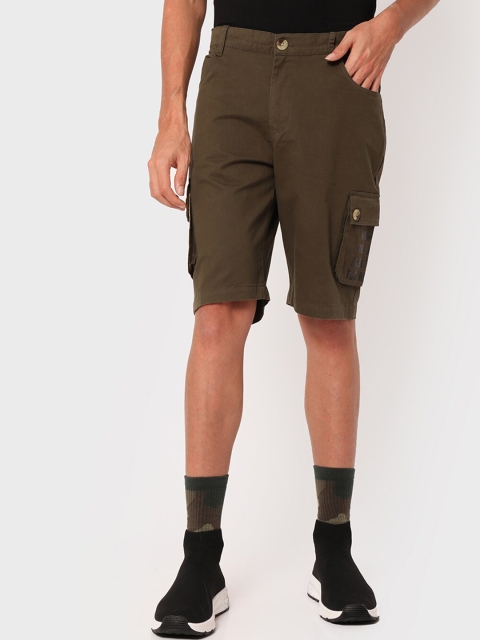 

Bewakoof Men Green Cargo Shorts