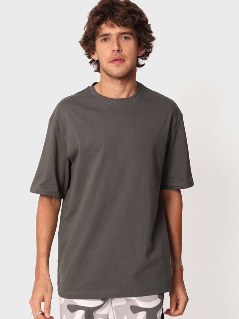 

Bewakoof Men Grey Relaxed Fit Pure Cotton T-shirt