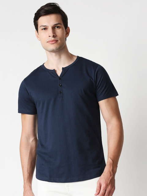 

Bewakoof Men Blue Henley Neck Pockets T-shirt