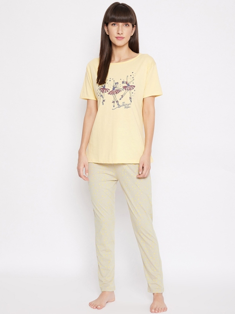 

FirstKrush Women Yellow Printed Night Suit
