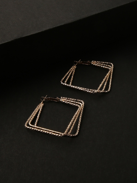 

justpeachy Gold-Toned Geometric Hoop Earrings