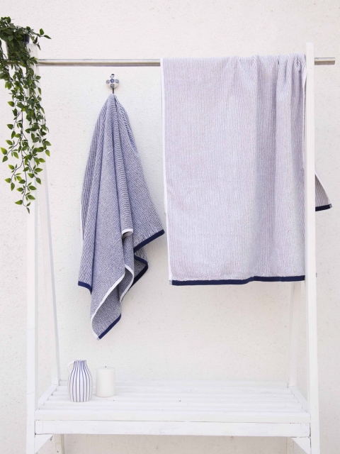 

Ariana Navy Blue & White Striped Cotton 600 GSM Bath Towel
