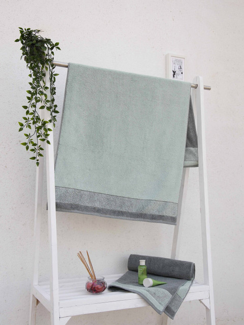 

Ariana Green & Grey Solid 600 GSM Cotton Bath Towels