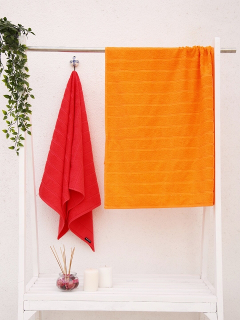 

Ariana Set Of 2 Solid 300 GSM Quick-Dry Terry Cotton Bath Towels, Red