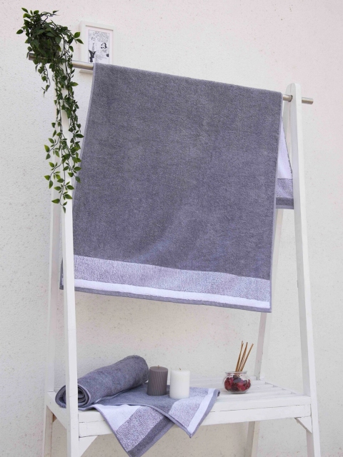

Ariana Grey Solid 600 GSM Cotton Jacquard Bath Towel