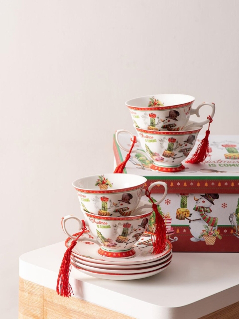 

THEDECORKART Christmas Carol - Set of 4 Teacups and Saucers, Red
