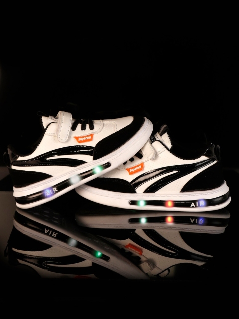 

PASSION PETALS Unisex Kids White Colourblocked LED Sneakers