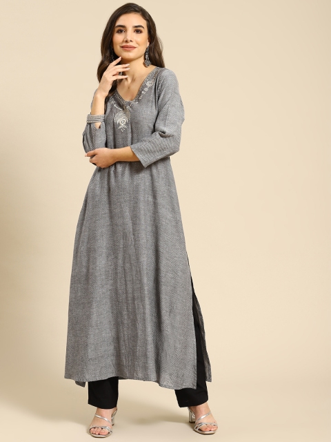 

Prakrti Women Grey & Black Cotton Floral Embroidered High Slit Fusion Kurta with Trousers