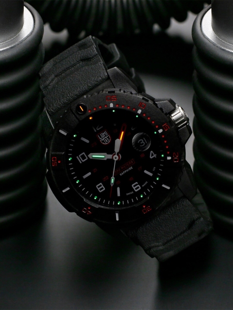 

Luminox Men Black Dial & Black Straps Analogue Watch XS 3615