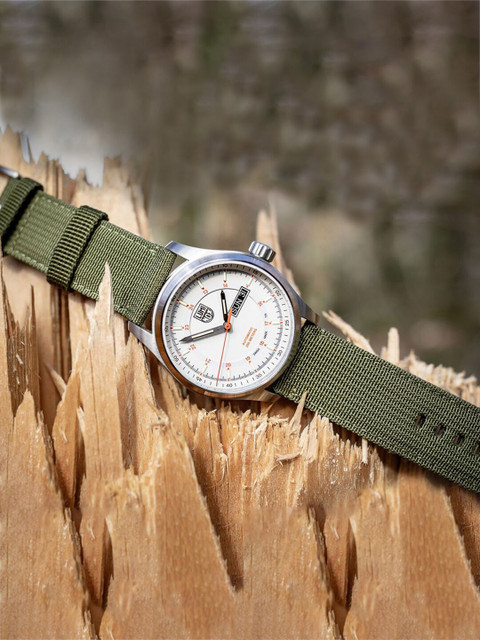 

Luminox Men White Embellished Dial & Green Straps Analogue Automatic Motion Powered Watch XL 1907 NF