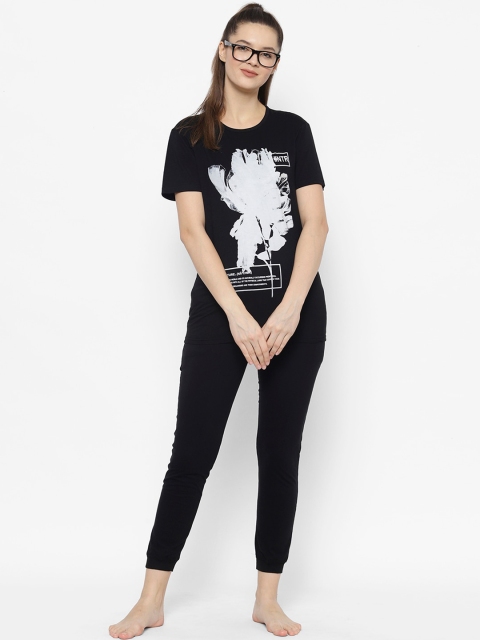 

VIMAL JONNEY Women Black Printed Night suit