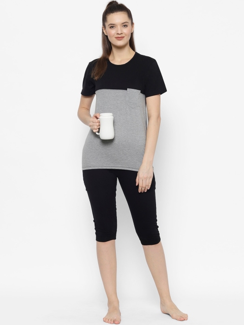 

Vimal Jonney Women Black & Grey Colourblocked Tracksuit