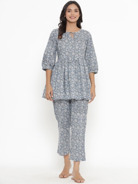 

JISORA Women Grey & White Printed Night suit