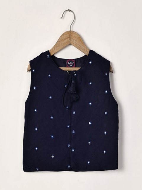 

Ishin Navy Blue Geometric Monochrome Regular Top