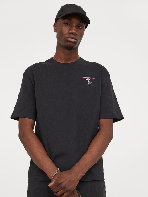

H&M Men Black Relaxed Fit Printed T-shirt