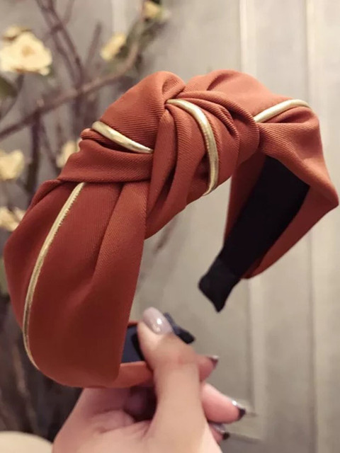 

Vembley Women Red & Gold-Toned Hairband