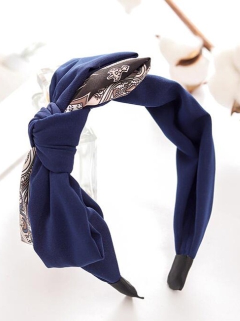 

Vembley Women Blue & White Embellished Hairband
