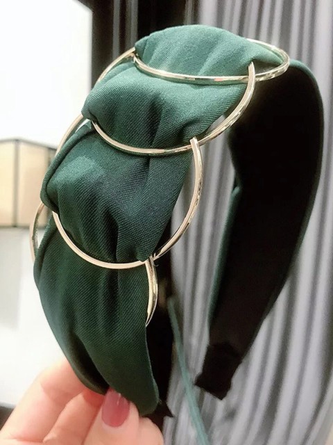 

Vembley Women Green & Gold-Toned Put A Ring On It Fabric Hairband