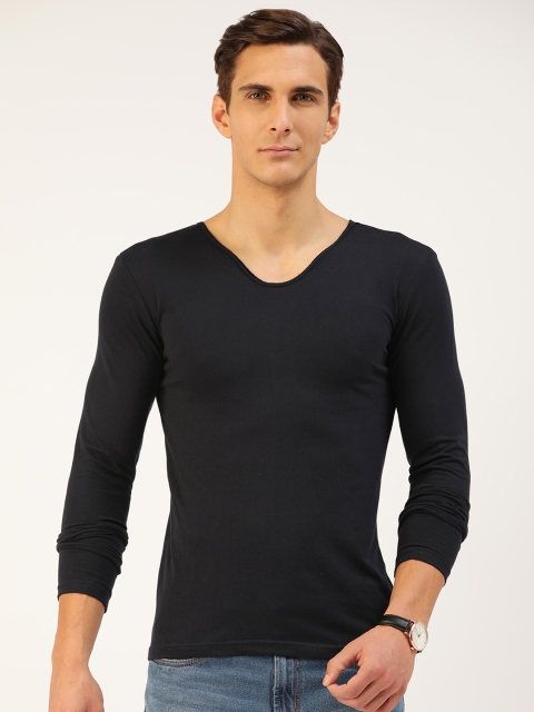 

GESPO Men Navy Blue Cotton Solid T-shirt