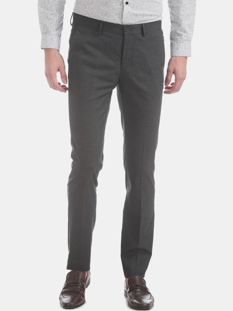 

Excalibur Men Grey Textured Slim Fit Trousers