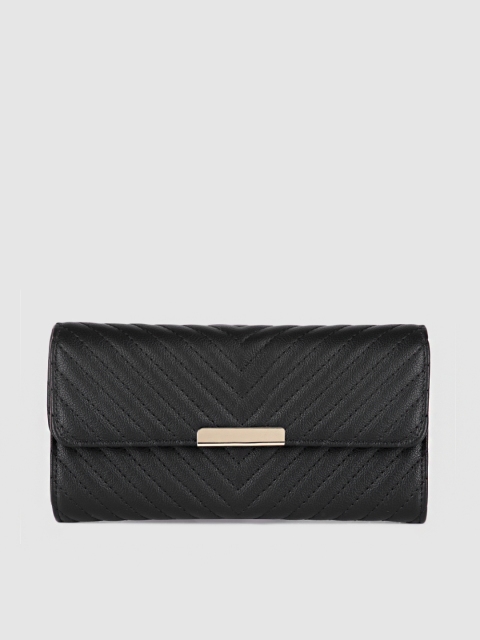 

Accessorize Women Black Textured Quilted Envelope