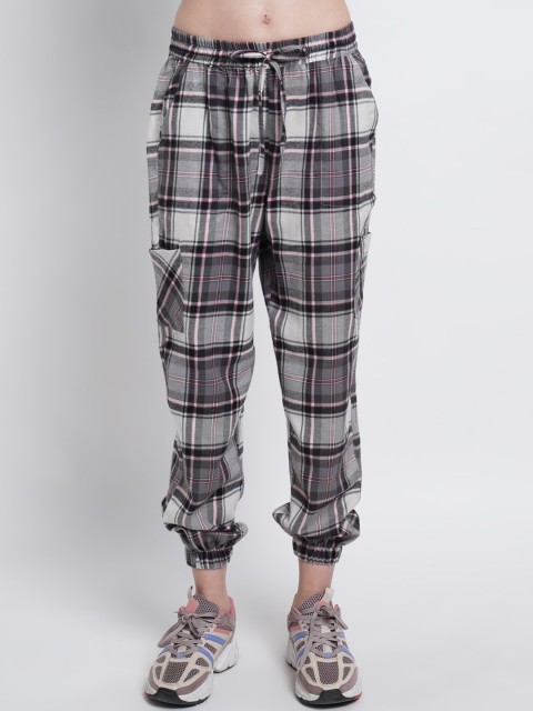 

Purple State Women Grey & Black Checked Pure Cotton Joggers