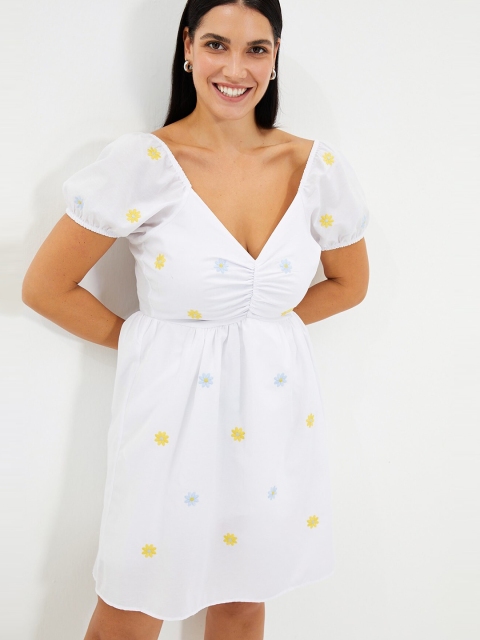 

Trendyol White Floral Cotton Dress