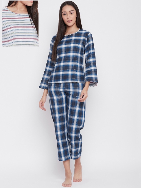 

The Kaftan Company Women Blue & White Printed Reversible Night suit
