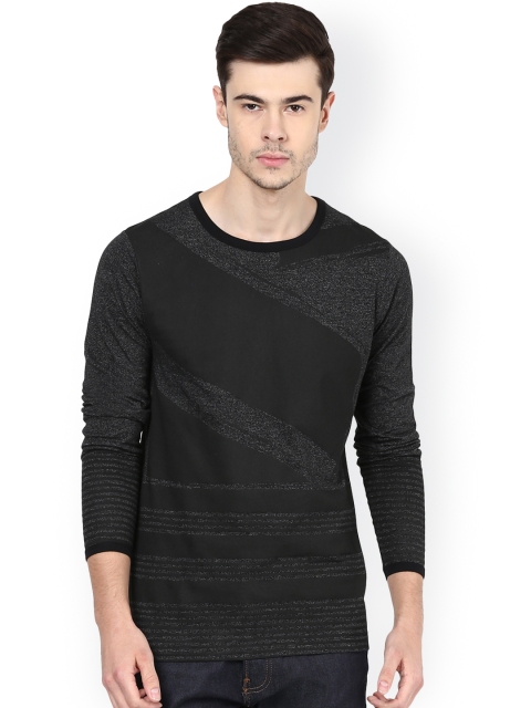 

Avoir Envie Men Black Striped Round Neck Slim Fit T-shirt