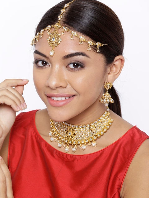 

Priyaasi Gold-Plated Kundan Studded Jewellery Set