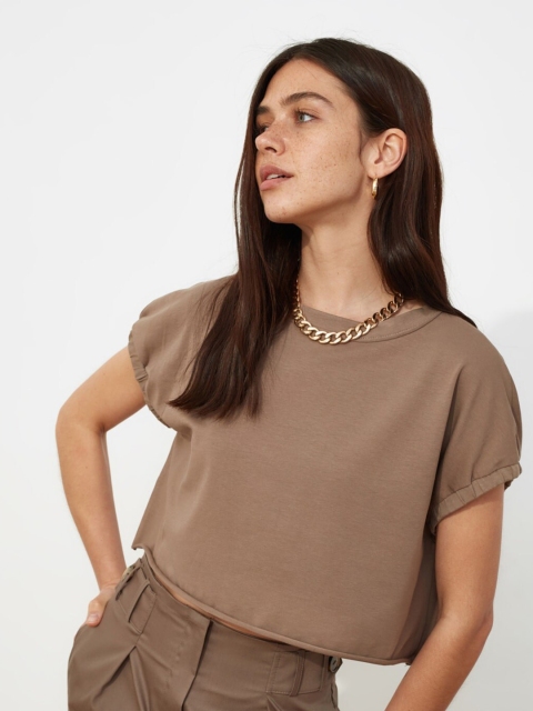 

Trendyol Women Brown Solid Tshirt