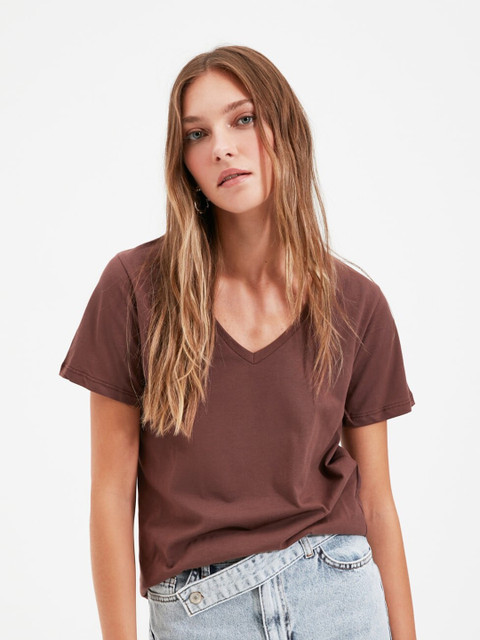 

Trendyol Women Chic Brown Solid Tshirt