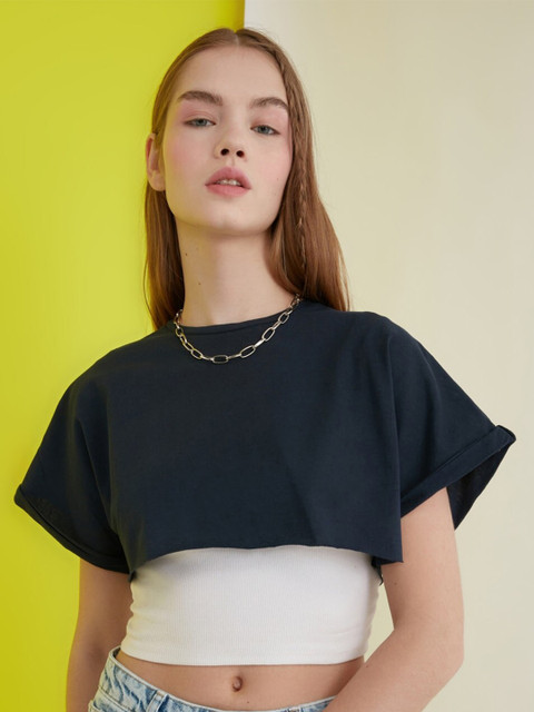 

Trendyol Women Navy Blue Colourblocked Tshirt