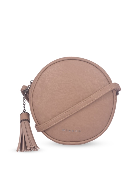 

Bagkok Beige Textured Sling Bag