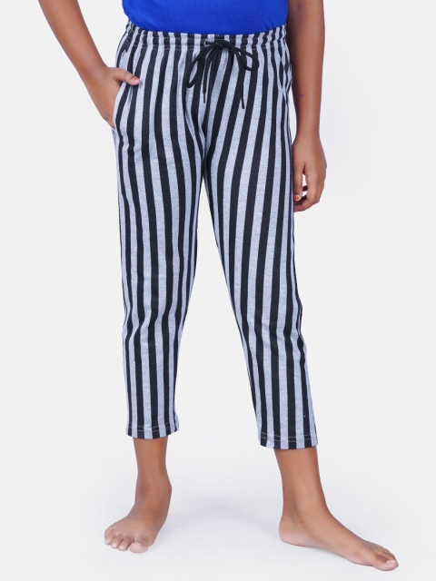 

SEYBIL Girls Grey Melange & Blue Striped Capris
