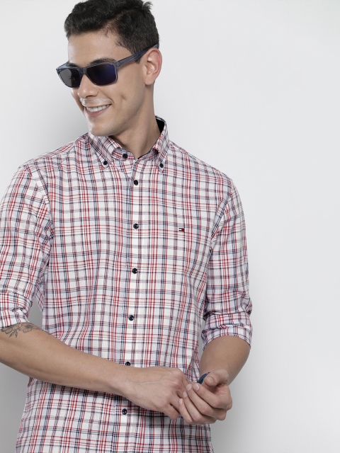 

Tommy Hilfiger Men Red & Grey Checked Casual Shirt