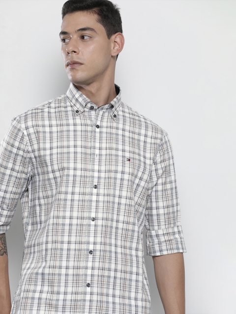 

Tommy Hilfiger Men Off White Tartan Checks Twill Casual Shirt