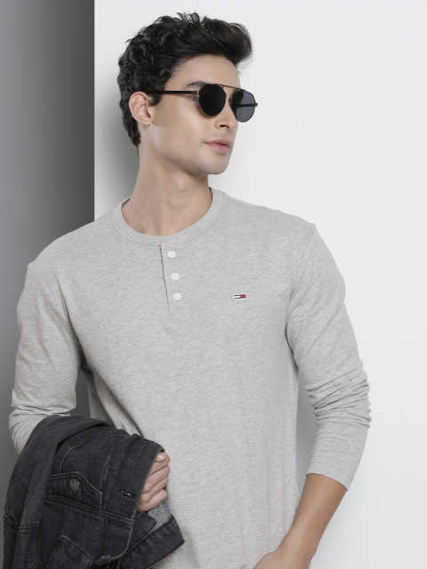 

Tommy Hilfiger Men Grey Solid Henley Neck T-shirt